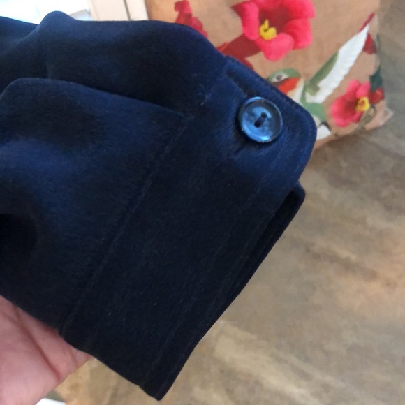 Dana Buchman 100% silk blouse. Fully lined. Extra buttons. Can be a jacket too! - Picture 6 of 9